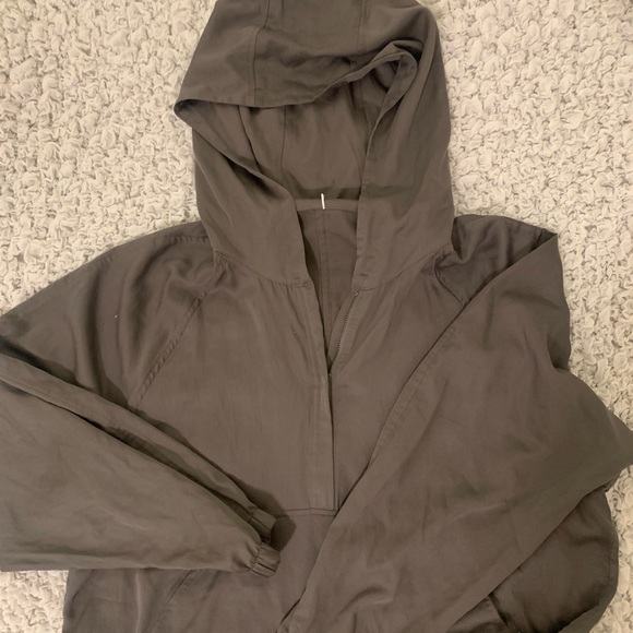 Lululemon city stroll hoodie - Picture 3 of 5